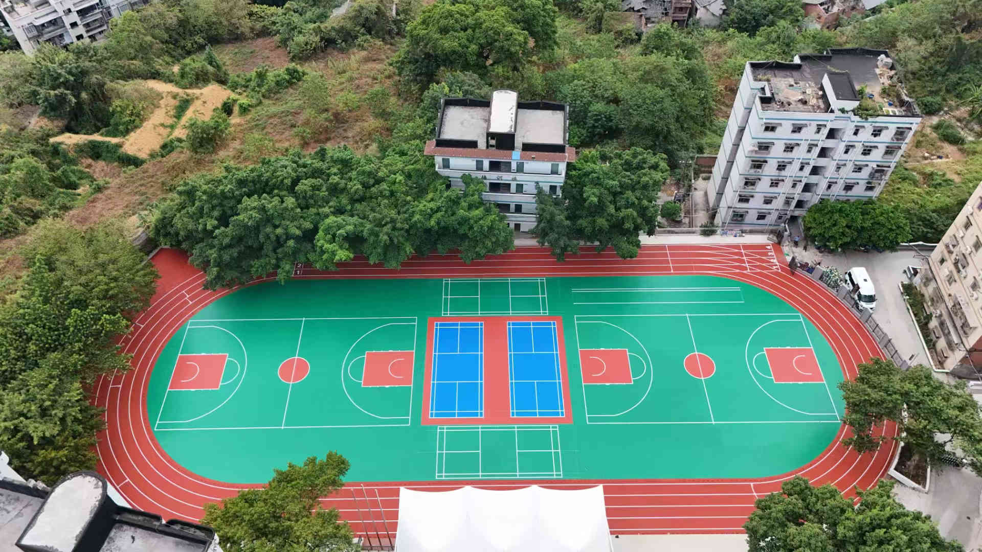 篮球场